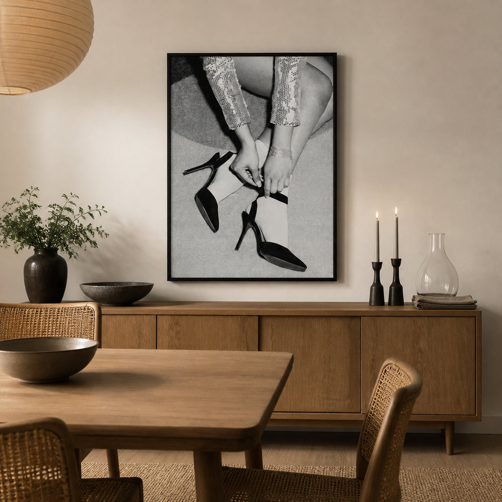 Room mockup featuring Elegant Allure in Monochrome Print